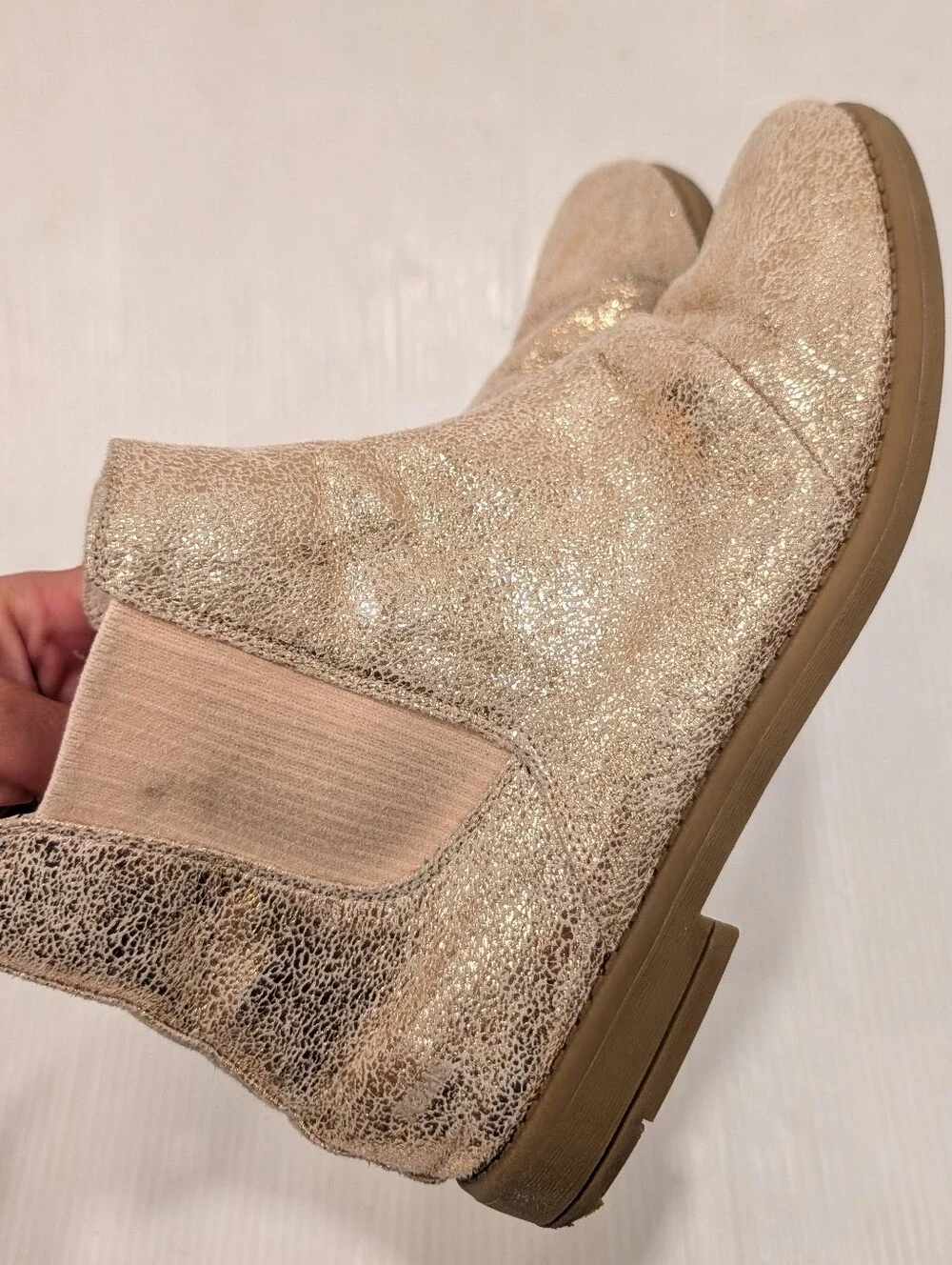 TOMS Girls Metallic Shimmer Rose Gold Chelsea Ankle Boots Size 6 Youth